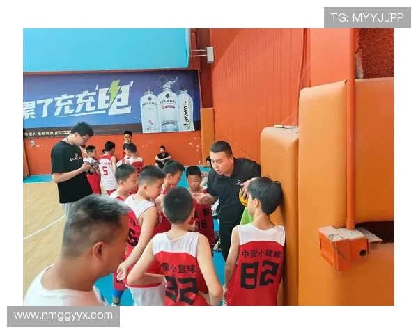 以篮球为纽带探索团队合作与个人成长的激情与梦想之路