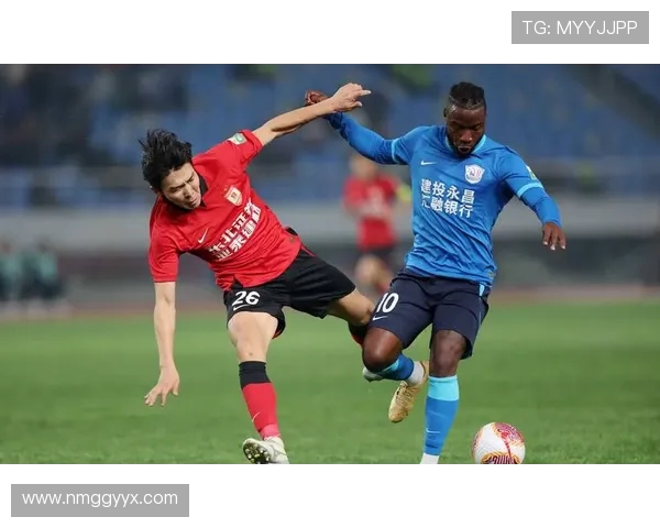 沧州雄狮全力冲击新赛季中超赛场展现团队精神与城市荣耀