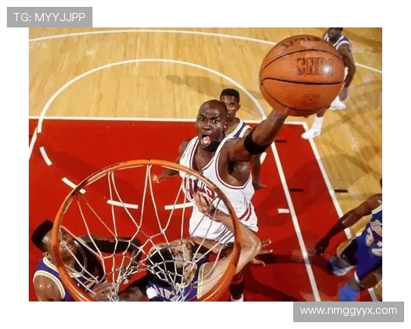 篮球巨星风采：从训练到比赛的全景式揭秘与成长历程