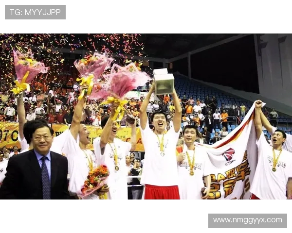 八一男篮与乔治城的激烈对决展现篮球魅力与团队精神的完美结合